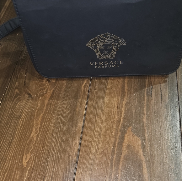 Versace parfums purse - Picture 9 of 10